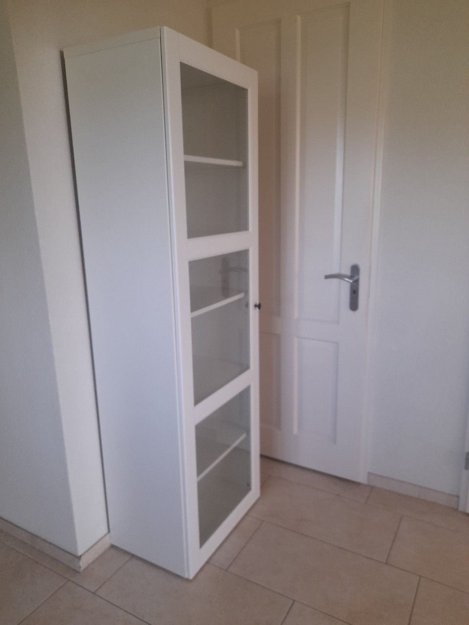 Vitrine kast 42 x 60 x 193H (in goede staat )