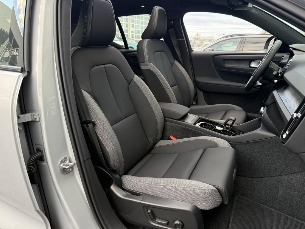 Volvo XC40 recharge ultra 252pk/ 70 kwh| panodak| 360camera| trekhaak