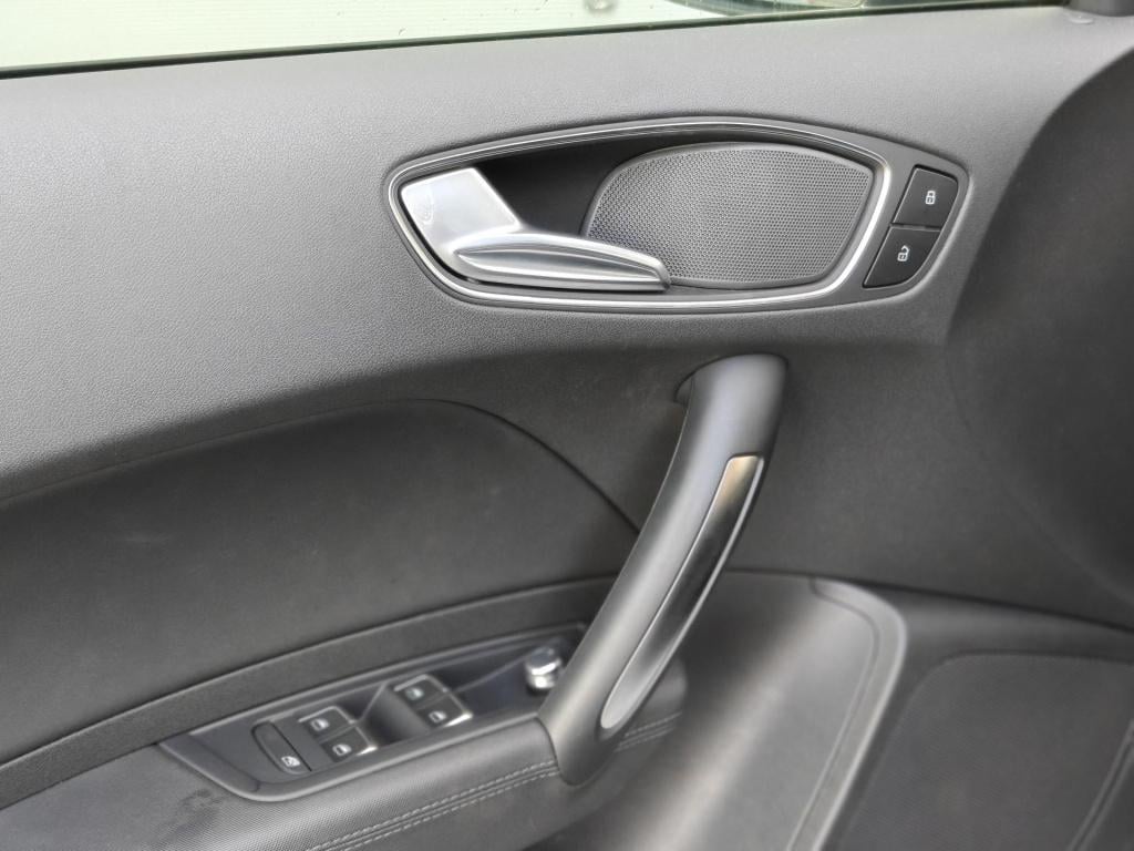 Audi A1 Sportback 1.0 tfsi sport s line edition