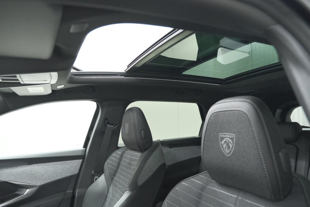 Peugeot 5008 1.2 hybrid 145 gt | panoramadak | camera | elektrische achterk
