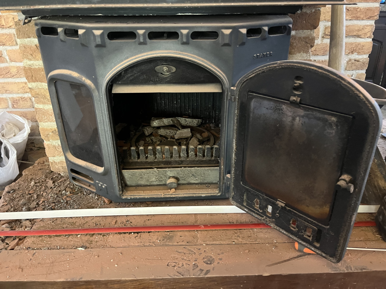 Houtkachel inbouw Stayer met stalen frame