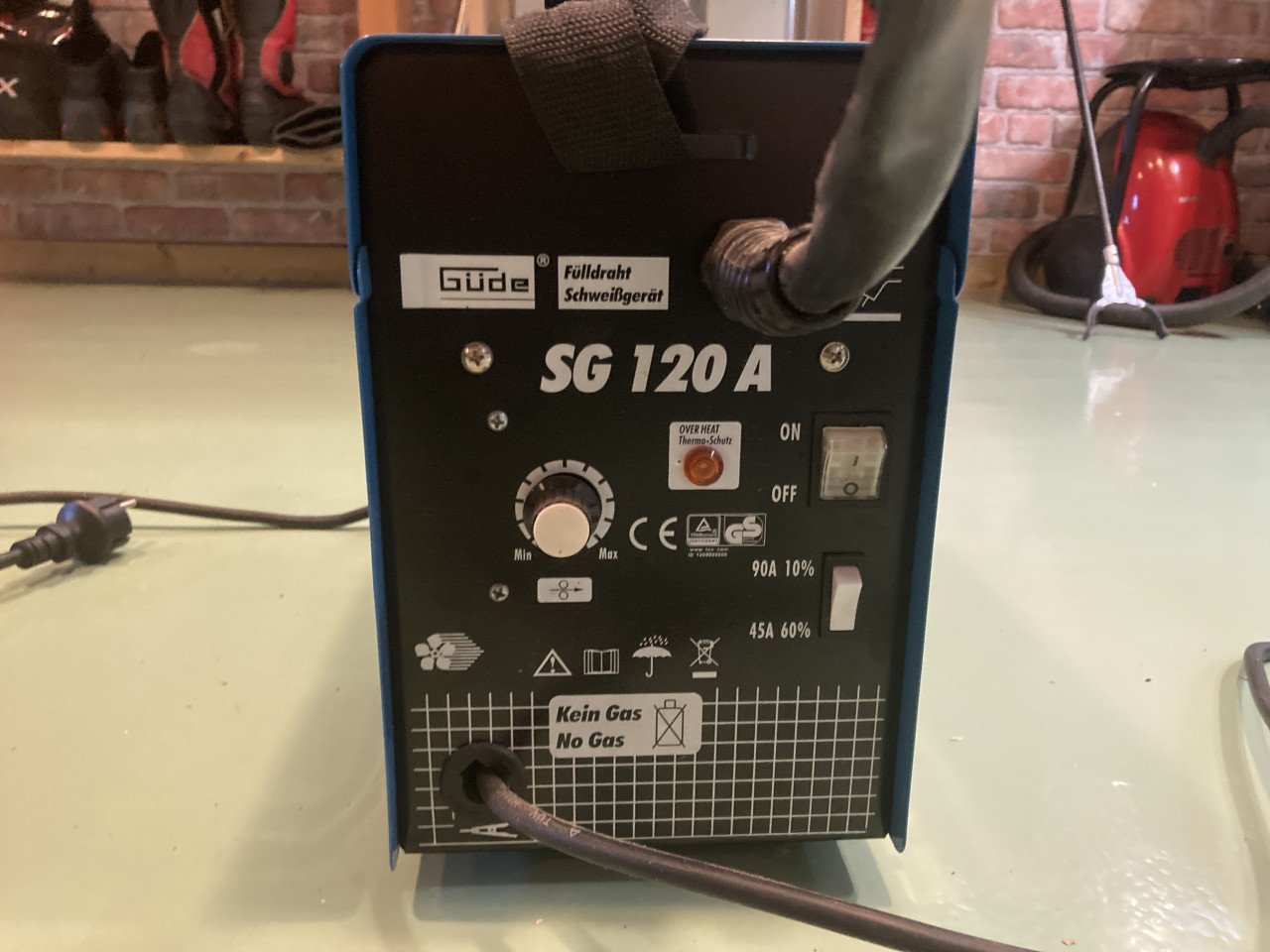 Lasapparaat MIG gevulde draad 220/230 Volt !  Geen gas nodig!