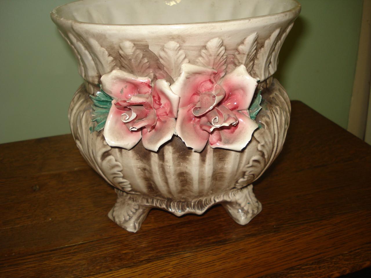 Ouderwetse vazen en bloempot