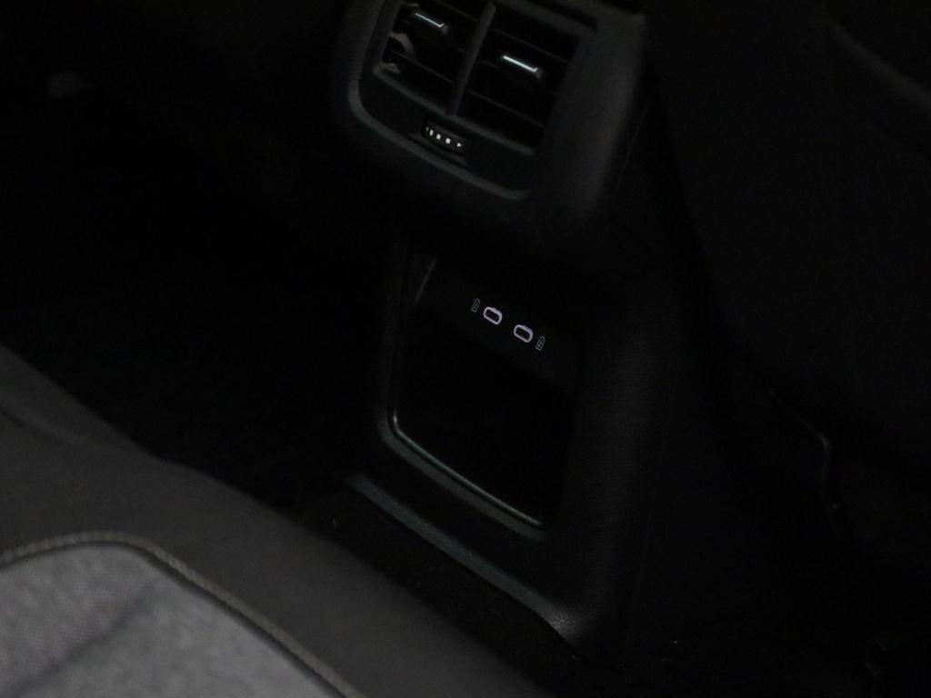 Seat Ateca 1.5 tsi style business intense | panoramadak | navigatie | apple