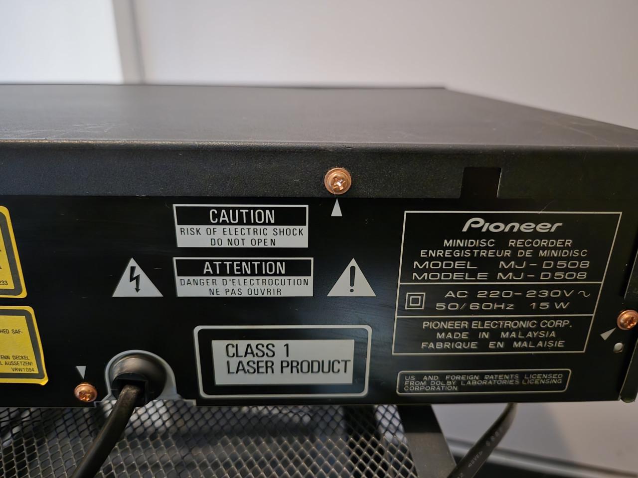 Pioneer MJ-D508 MiniDisc-speler en -recorder .