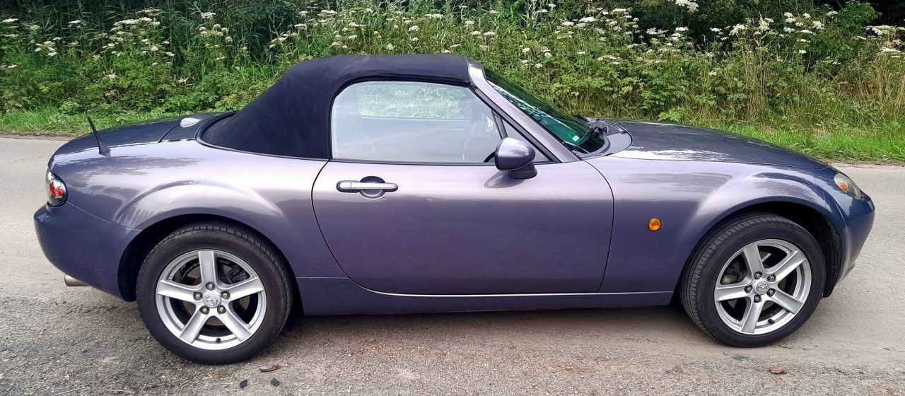 Auto Mazda MX5