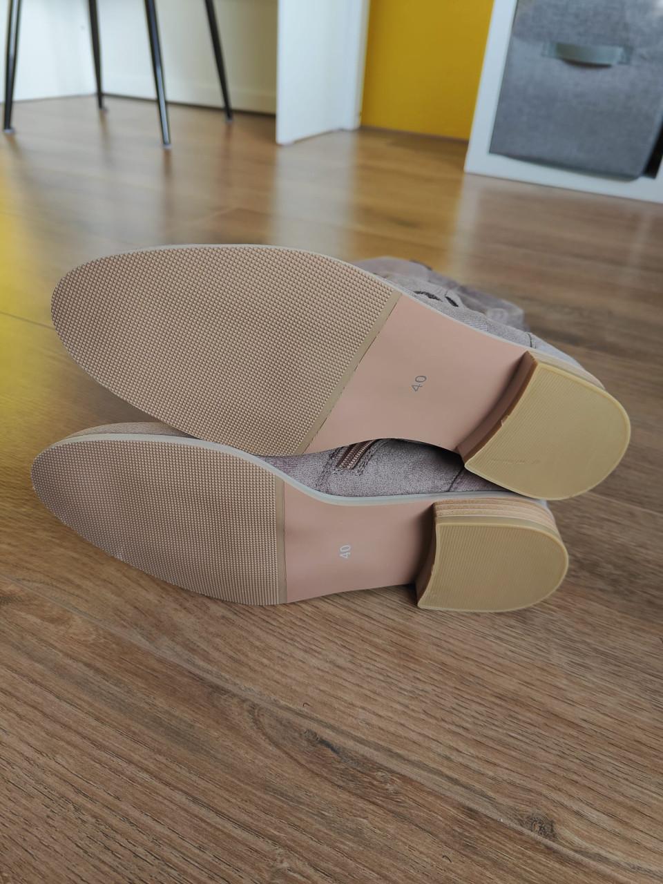 Dameslaarzen te koop!