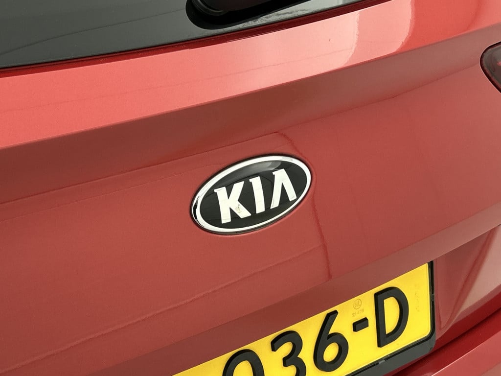 Kia Ceed Sportswagon 1.4 t-gdi dynamicplusline half leder | btw | 140pk!