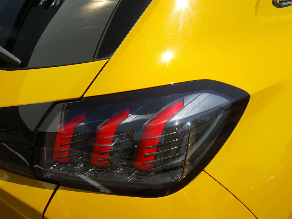 Peugeot 208 allure pack ev 50kwh 136pk 3-fase | navigatie | adaptieve cruis