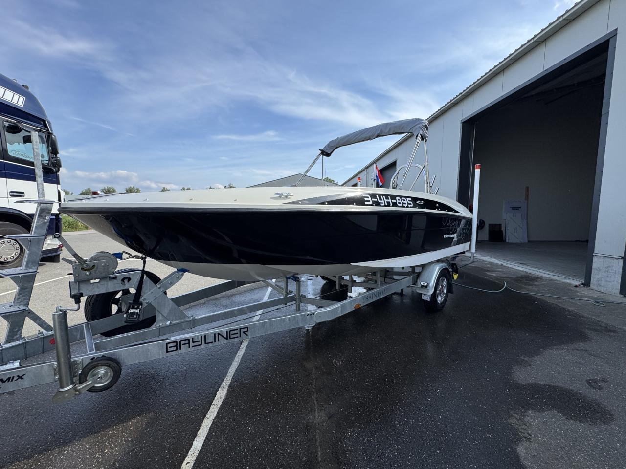 Prachtige Bayliner Element XL, 100pk Mercury 4 takt met trailer