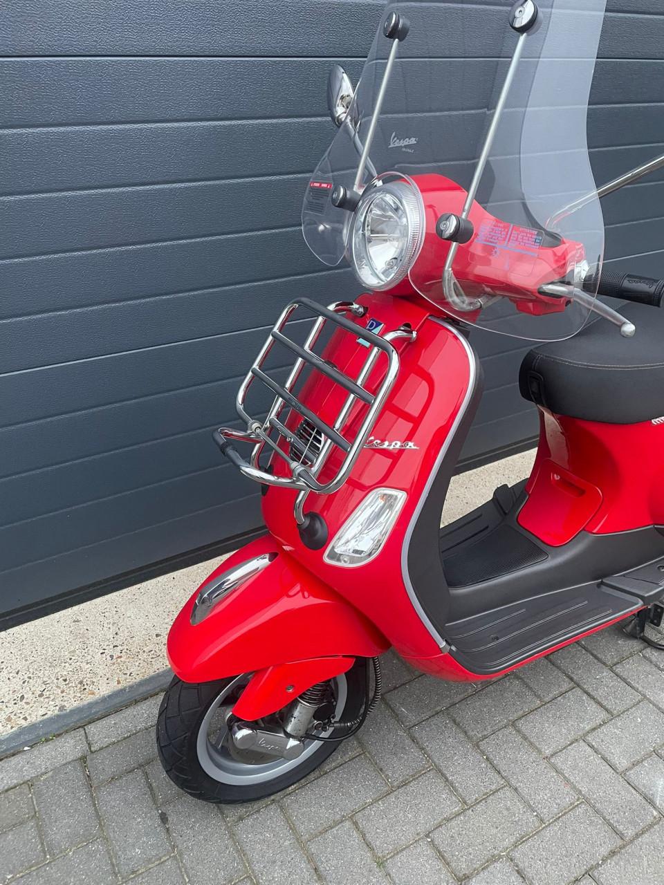 VESPA PIAGGIO LX50