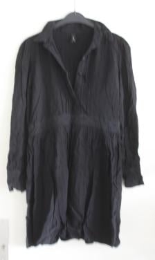 Zwarte jurk met ingewerkt motief  maat s