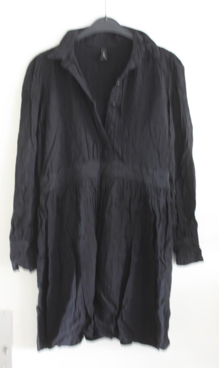 Zwarte jurk met ingewerkt motief  maat s