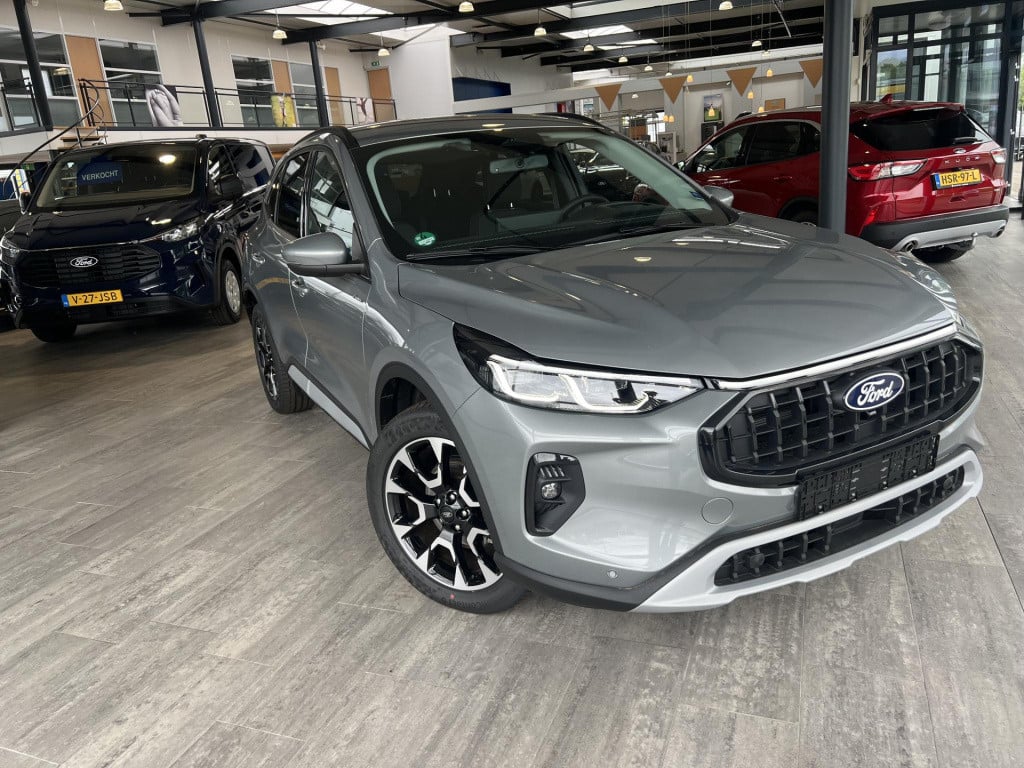 Ford Kuga 2.5 phev active slechts 322km!