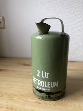 Petroleum kan