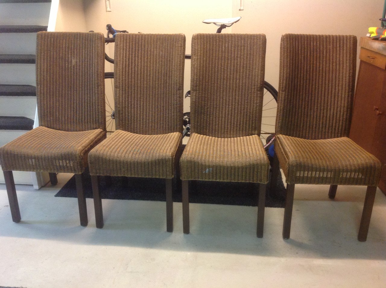 5 mooie degelijke eetkamerstoelen