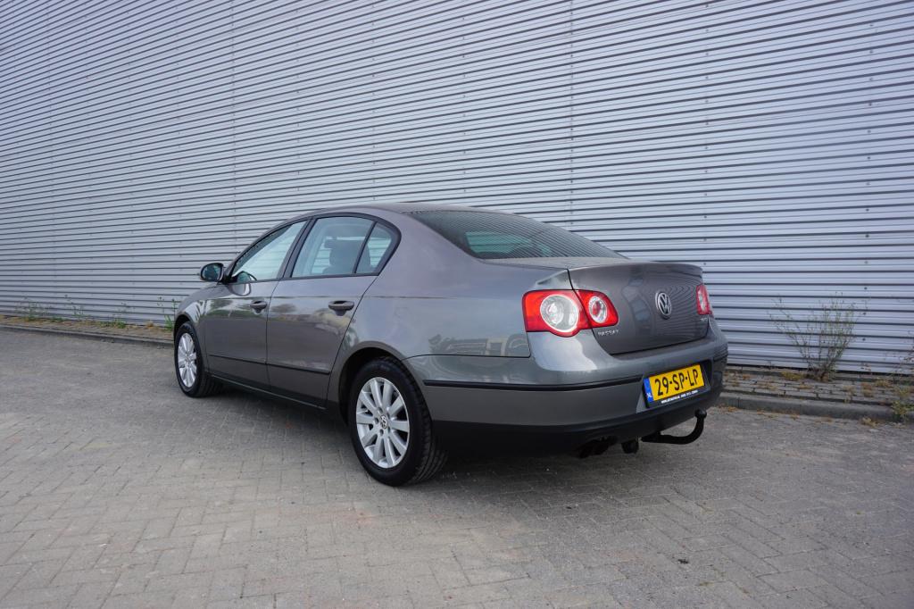 Volkswagen Passat 2.0 fsi trendline airco / cruise / elektr. ramen / trekha