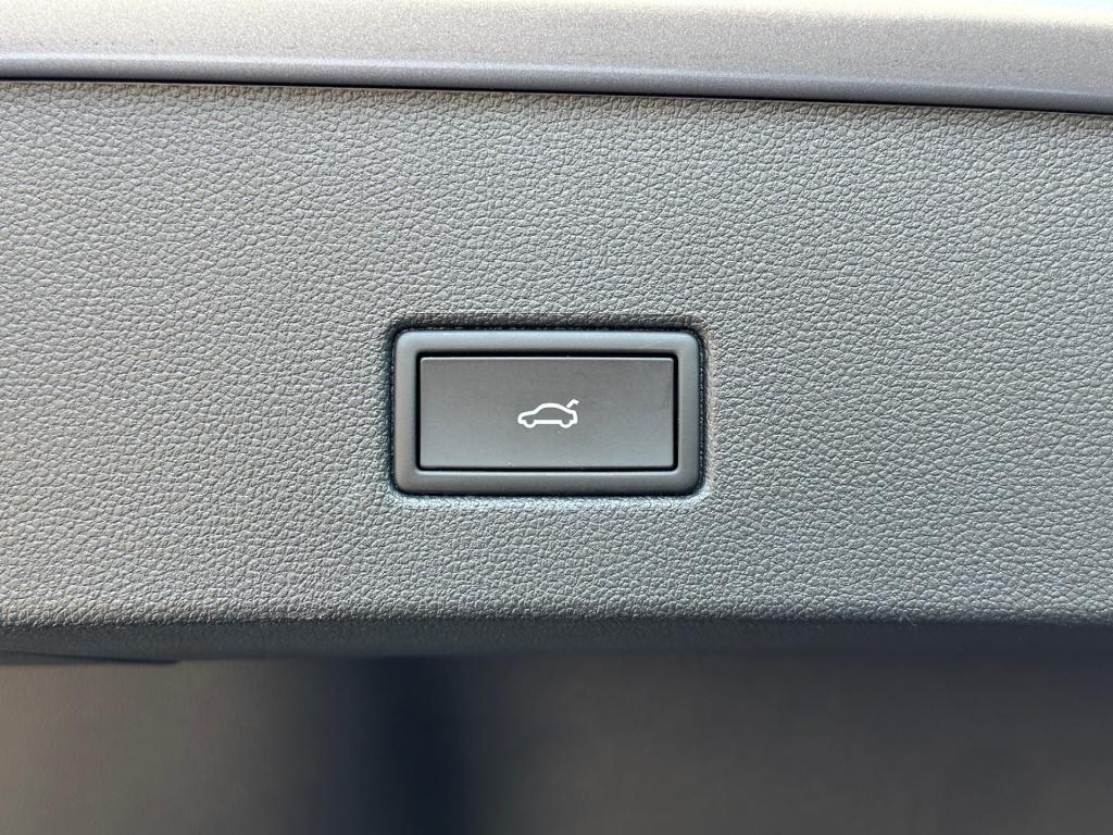 Volkswagen T-roc 1.5 tsi 150pk dsg r-line | black style | camera | keyless 
