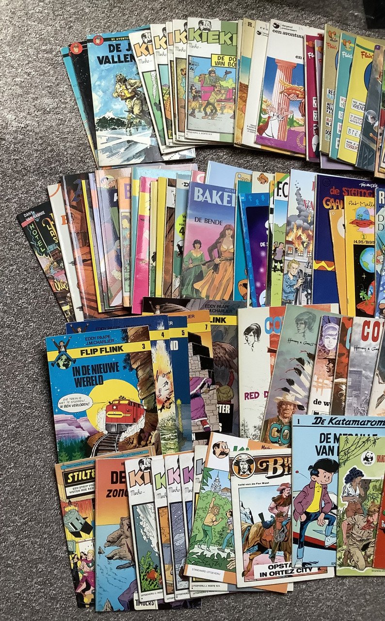 Stripboeken, grote stapel verschillende titels. Ca.100 stuks.
