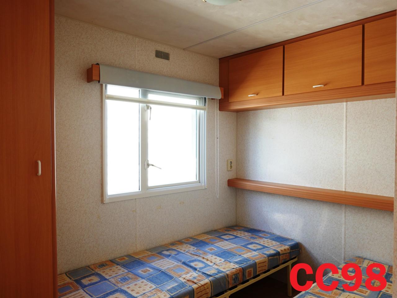 Keurig chalet met 2 slaapkamers, extra stahoogte en dubbel glas te koop