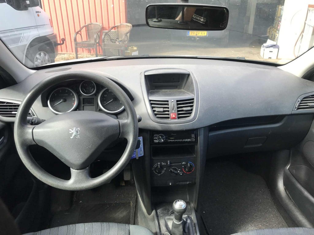 Peugeot 207 1.4-16v xr