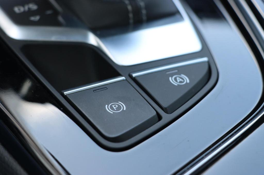 Audi A4 avant 35 tfsi s edition 150pk s tronic