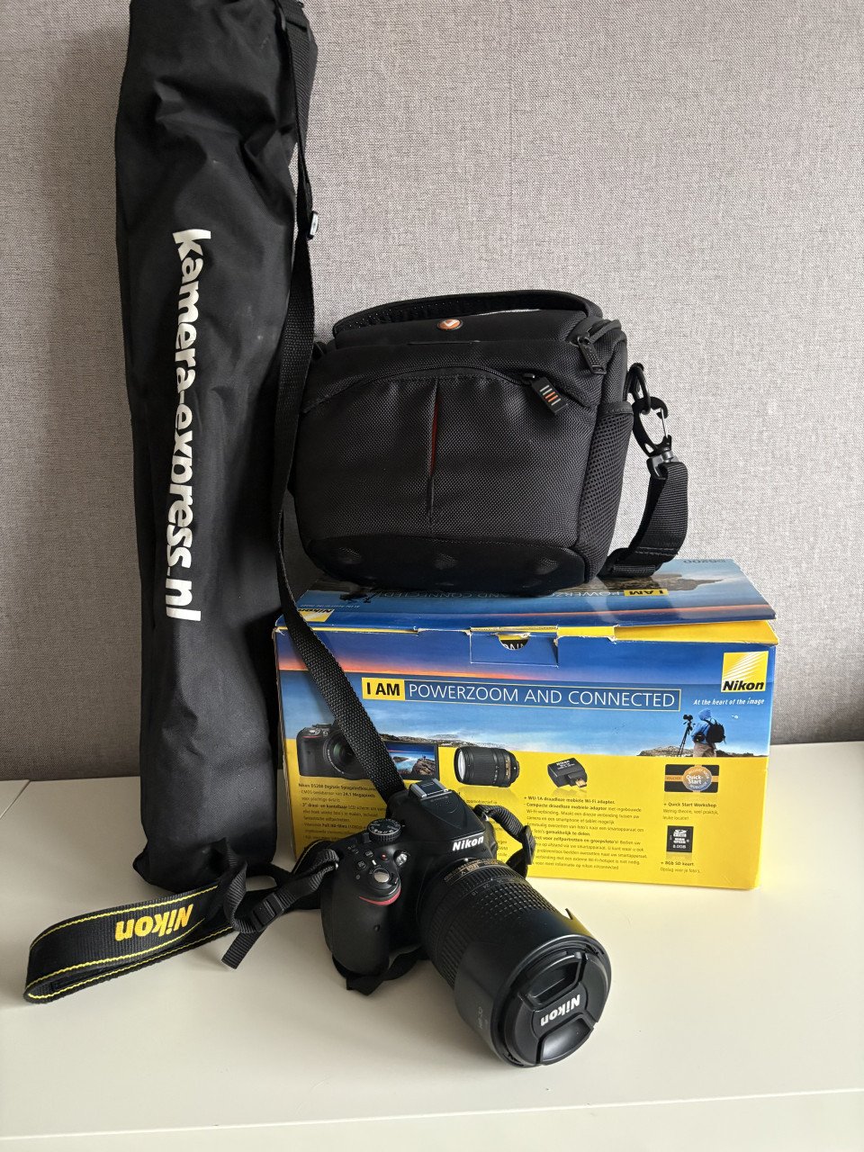 Nikon D5200 digitale srl camera met accessoires.