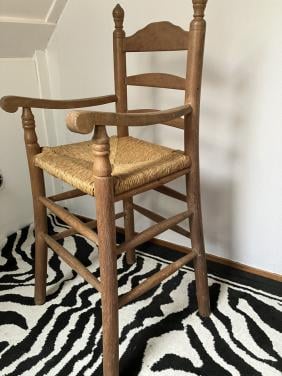 Houten kinderstoel