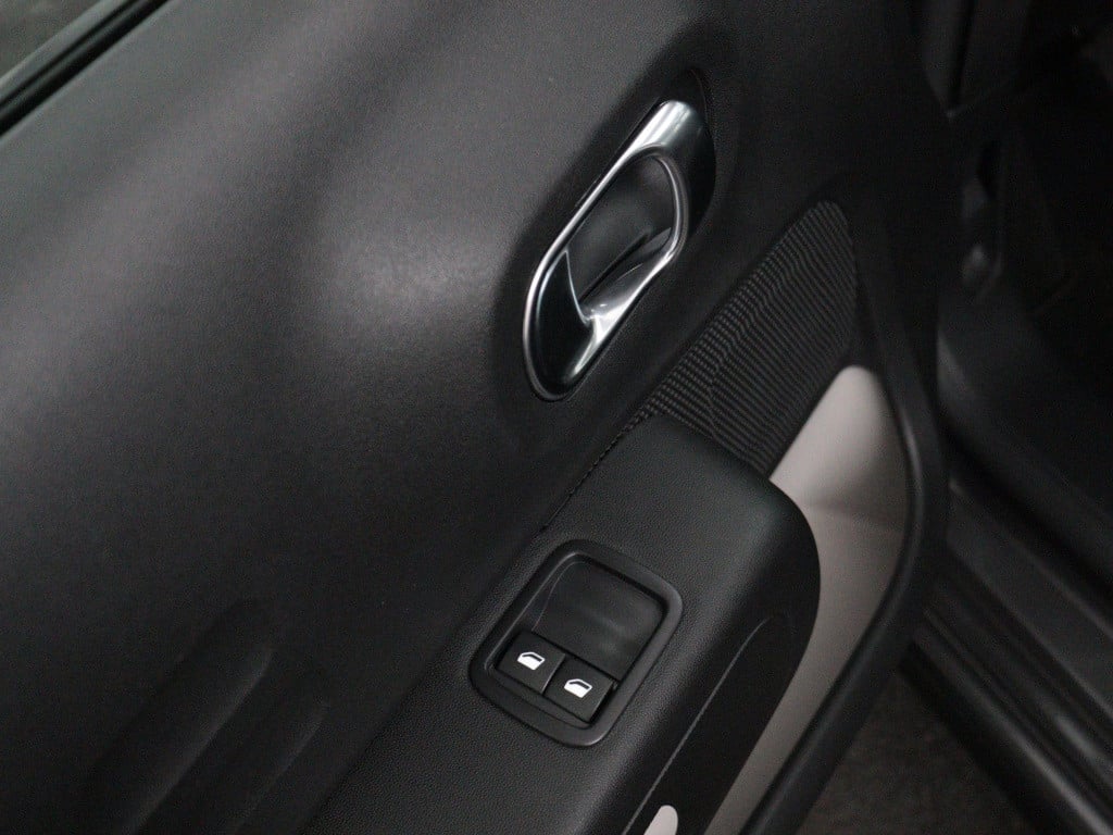 Citroen C3 puretech 83pk c-series | rijklaar | navi |