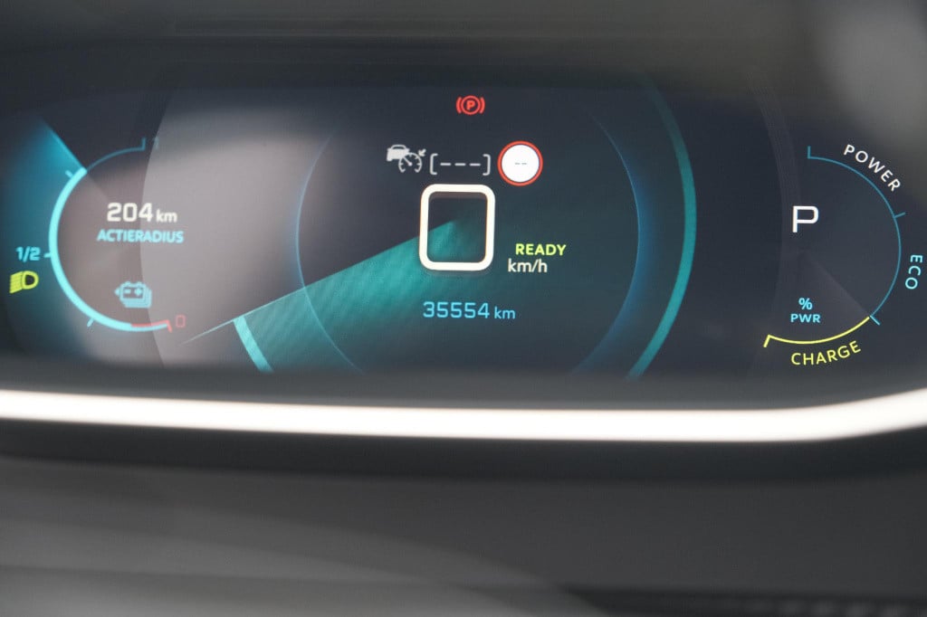 Peugeot 208 ev gt pack 50 kwh | camera | adapieve cruise control | stoelver