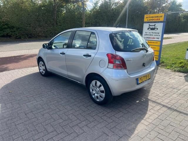 Toyota Yaris 1.0 vvti cool