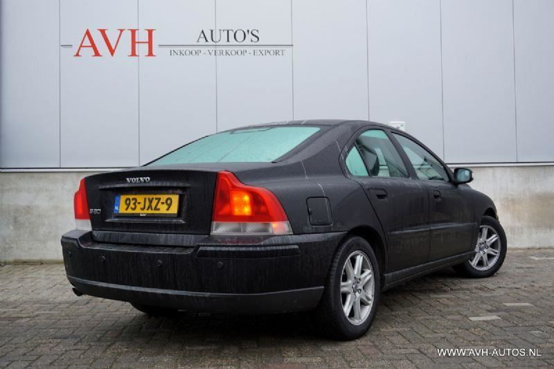 Volvo S60 2.4d, leer + clima!