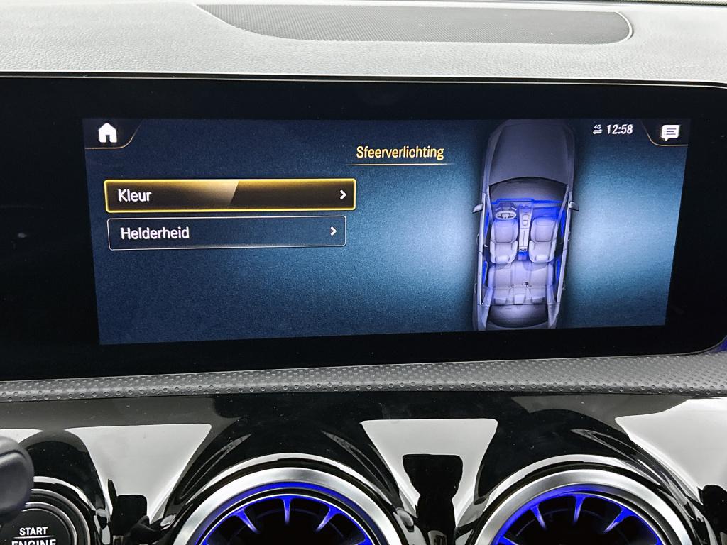 Mercedes-Benz A-Klasse 180 business solution amg | panoramadak | sfeerverli