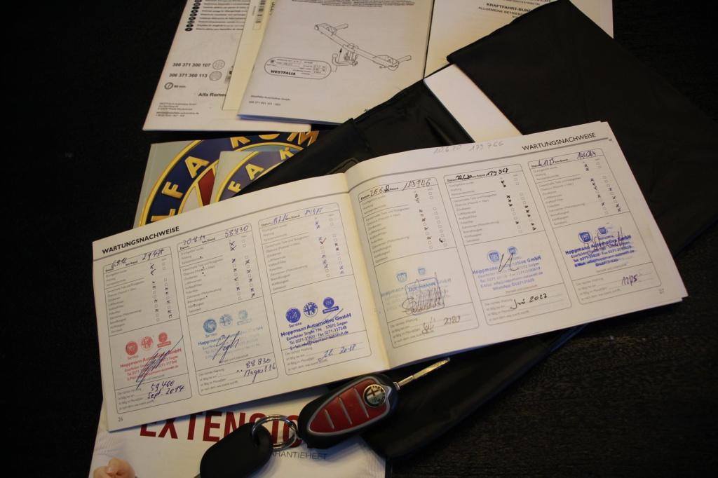 Alfa Romeo Giulietta 1.4 turbo turismo -170 pk - trekhaak - panoramadak - p