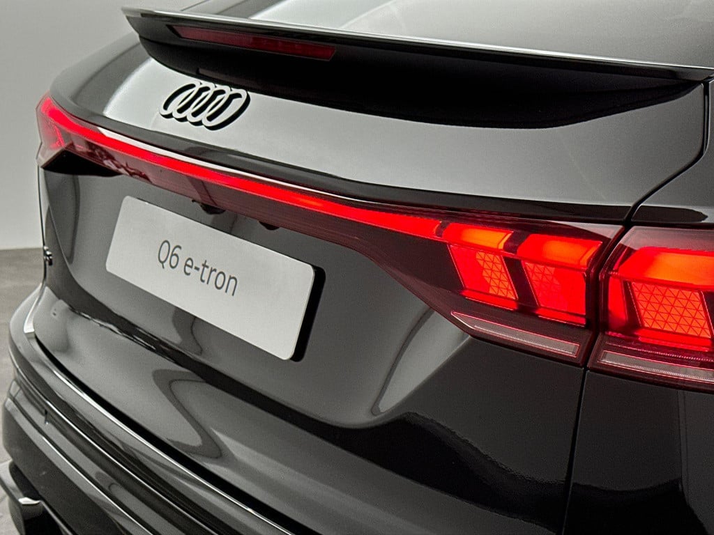 Audi Q6 E-tron sportback s edition e-tron perf 100kwh 225 kw / 306 pk sport