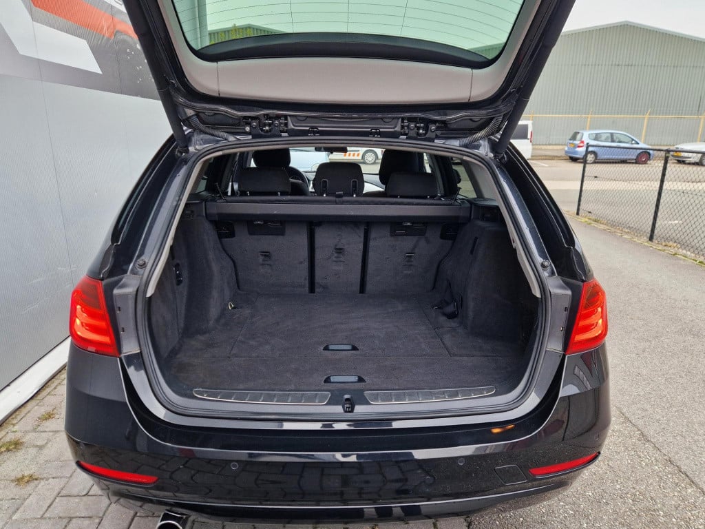 BMW 3-serie touring 320i executive
