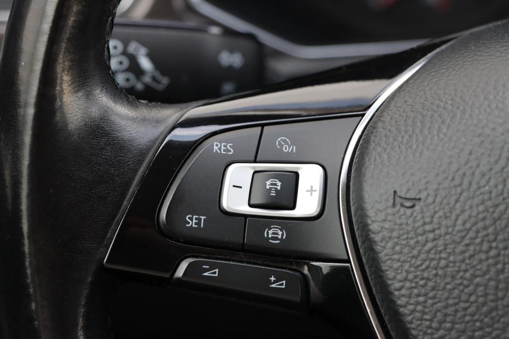 Volkswagen T-roc 1.0 tsi sport 115pk | stoel- en stuurverwarming | adaptive