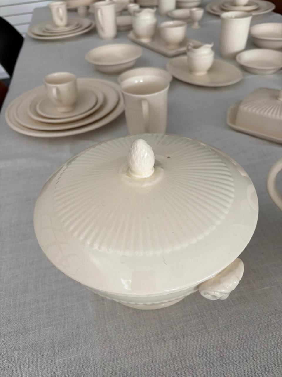 Compleet Wedgewood Edme servies