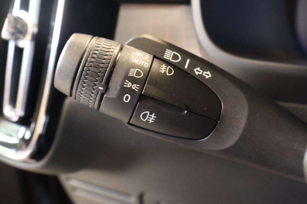 Volvo XC40 1.5 t5 plug-in hybrid core bright|stuur+stoelverwarming|achterui