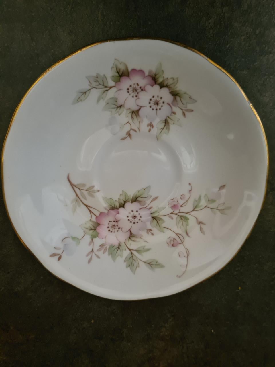 Vintage theekopje van Maythorne Bone China uit Engeland, model Winchester.