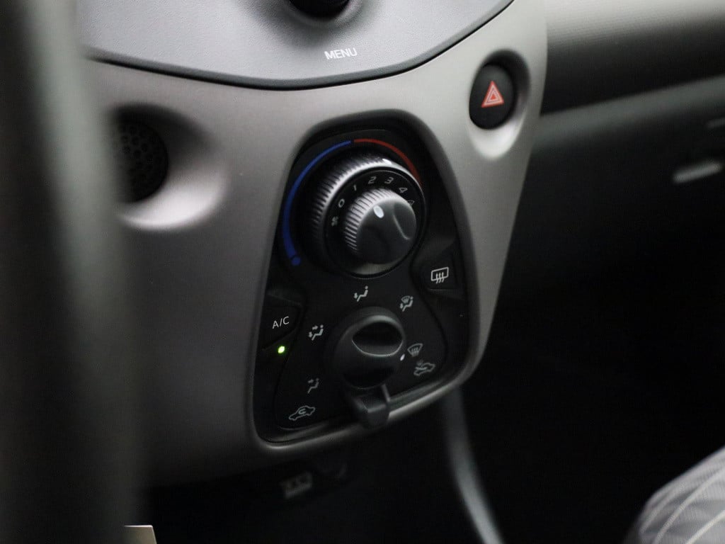 Peugeot 108 1.0 e-vti active | lage km stand! | bluetooth | airco | dab |
