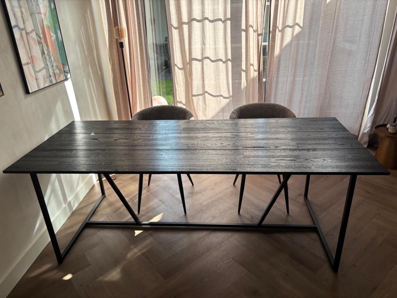 Zwart houten tafel te koop