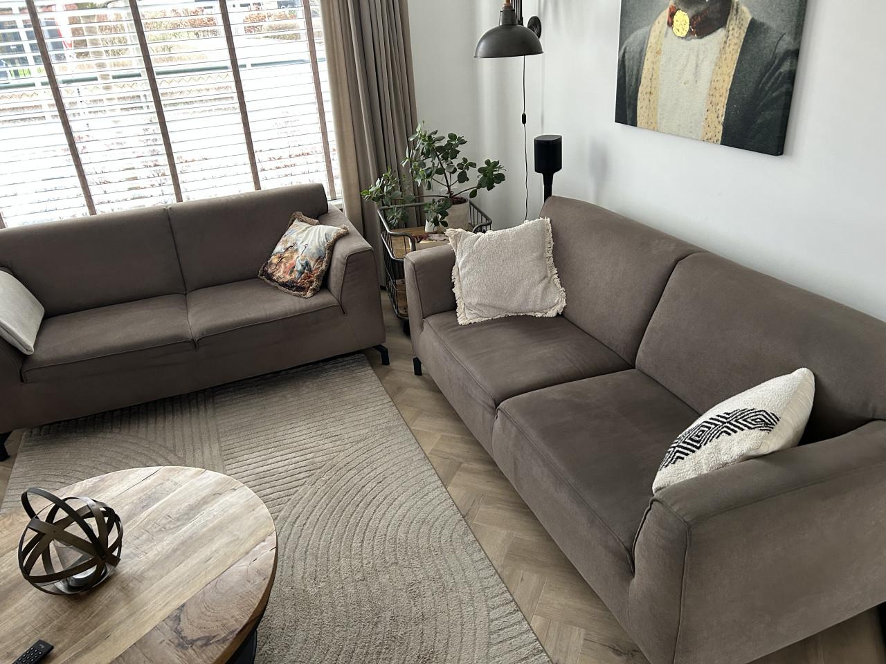 Henders & Hazel Novara 2 zits + 2,5 zits bank los of als set te koop