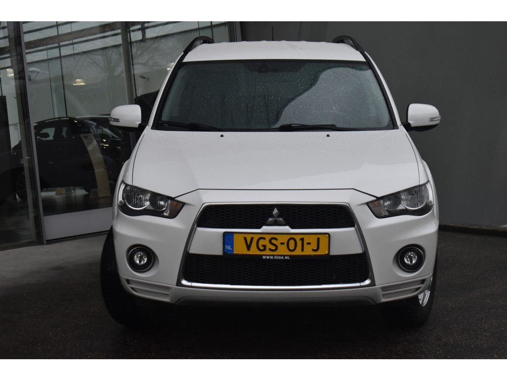 Mitsubishi Outlander outlander 2.2 di 4wd geel kenteken leder, navi, camera