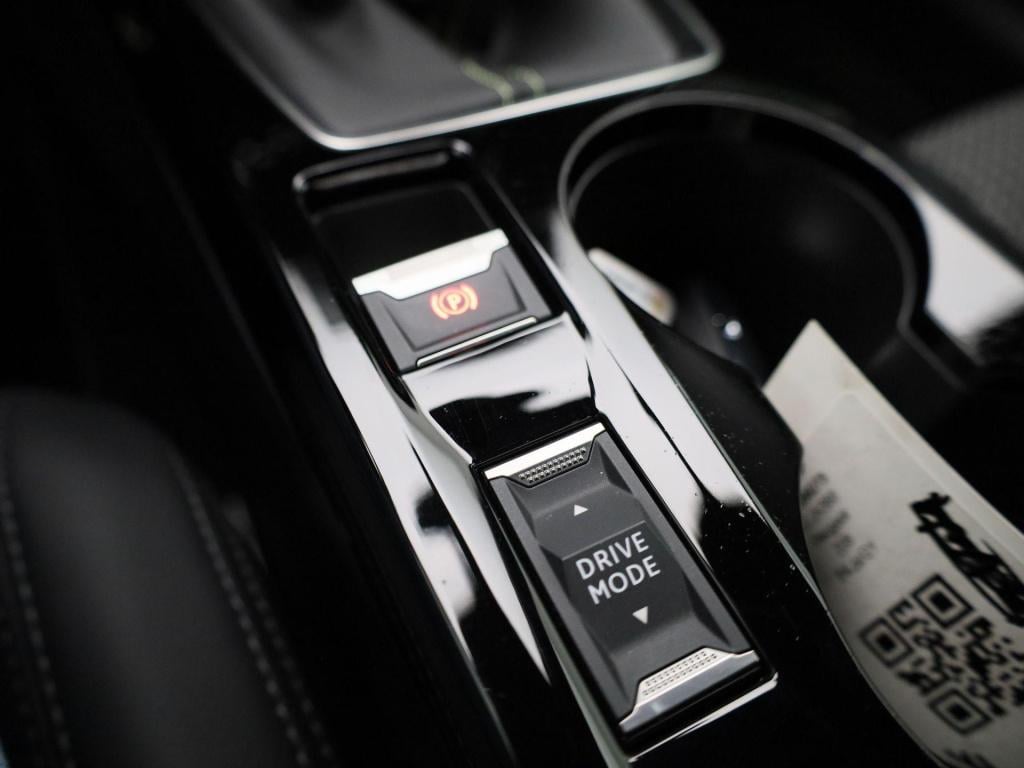 Peugeot 208 1.2 puretech 100 gt line | panoramadak | half-leder | navigatie