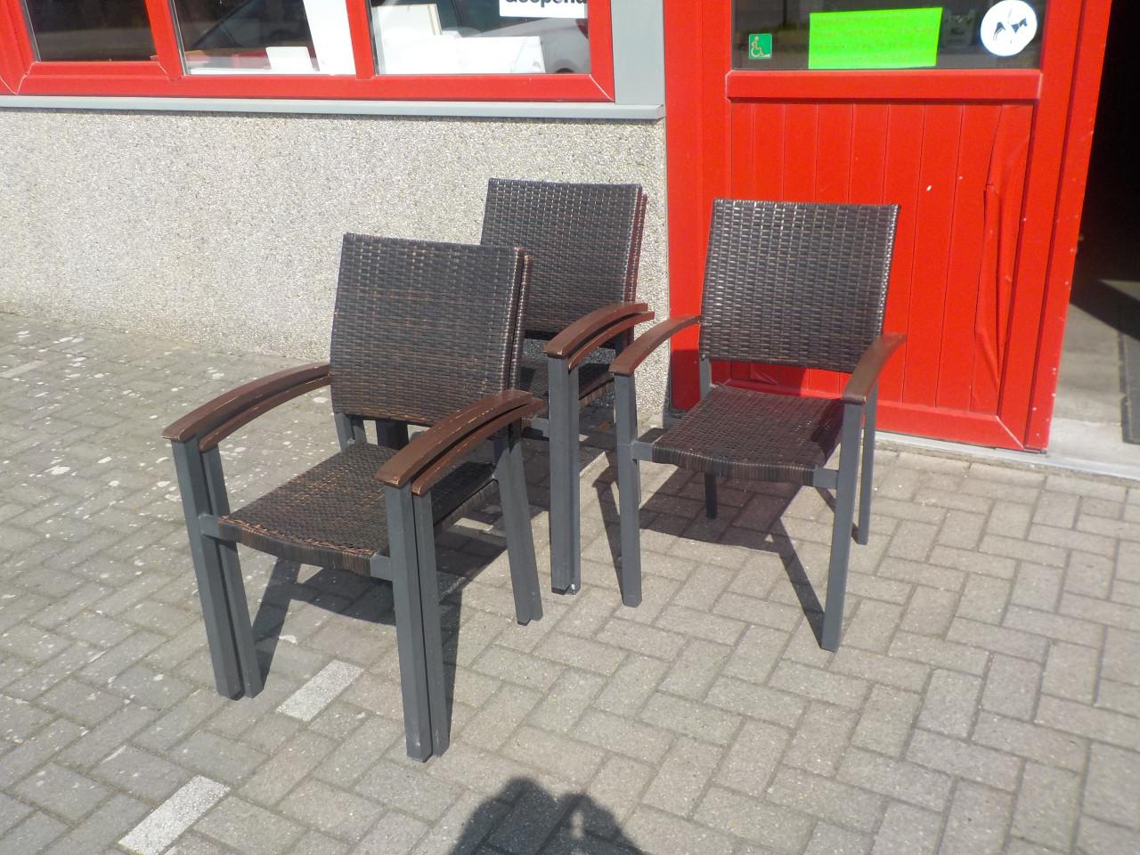5 stevige armleuning stoelen setprijs 60 euro in goede staat koopje