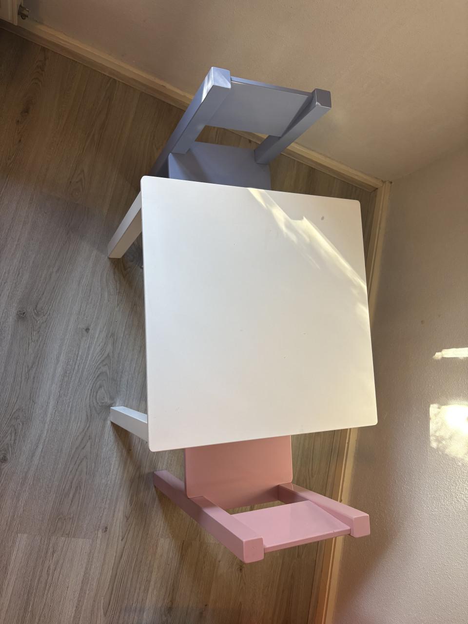 Peuterbed met tafel en stoelen. Bobita slaapkamer set roze/paars 140x70