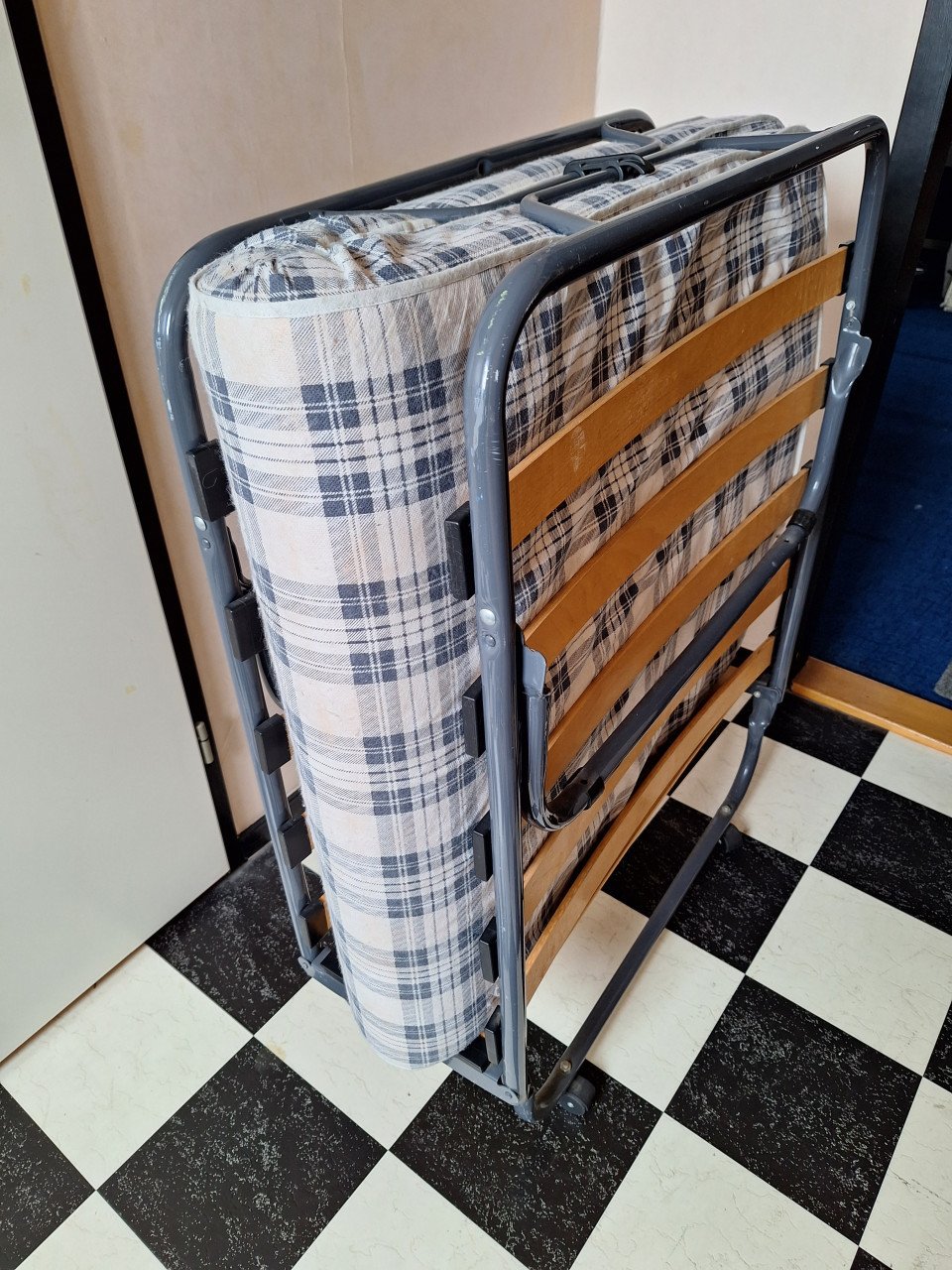 Logeerbed