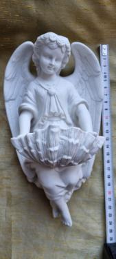 Wijwaterbakje Engel antiek, wit biscuit porselein.