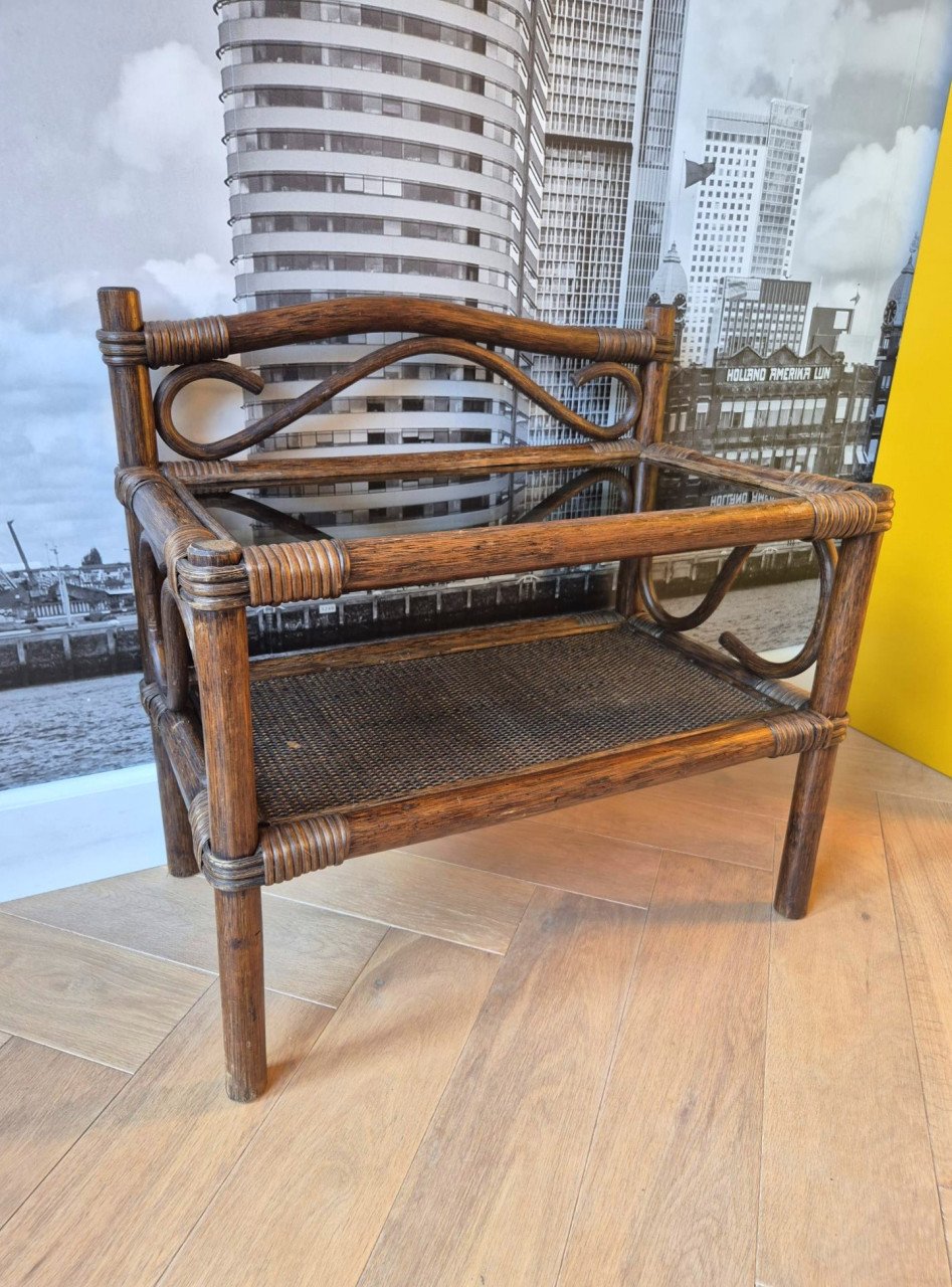 Rotan bijzettafel